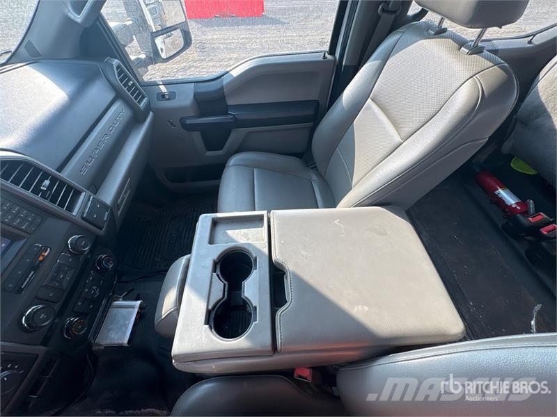 Ford F-250 XL 4x4 Crew Cab Pickup 기타