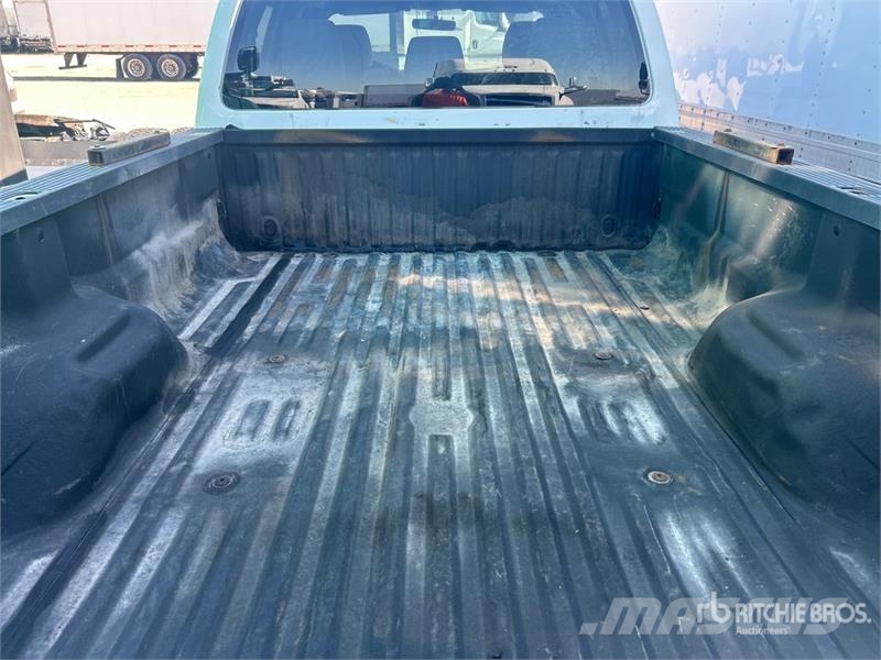 Ford F-250 XL 4x4 Crew Cab Pickup (Inoperable) Furgoni altro
