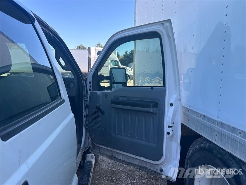 Ford F-250 XL 4x4 Crew Cab Pickup (Inoperable) Furgoni altro