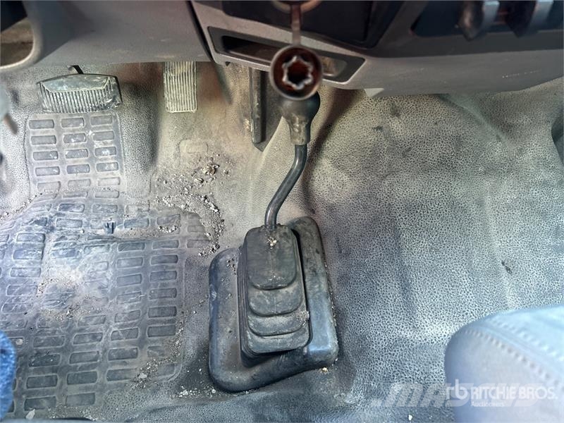 Ford F-250 XL 4x4 Crew Cab Pickup (Inoperable) Furgoni altro