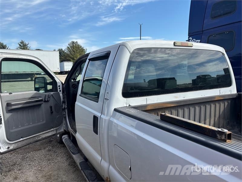 Ford F-250 XL 4x4 Crew Cab Pickup (Inoperable) Anders