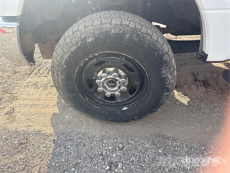 Ford F-250 XL 4x4 Crew Cab Pickup 기타