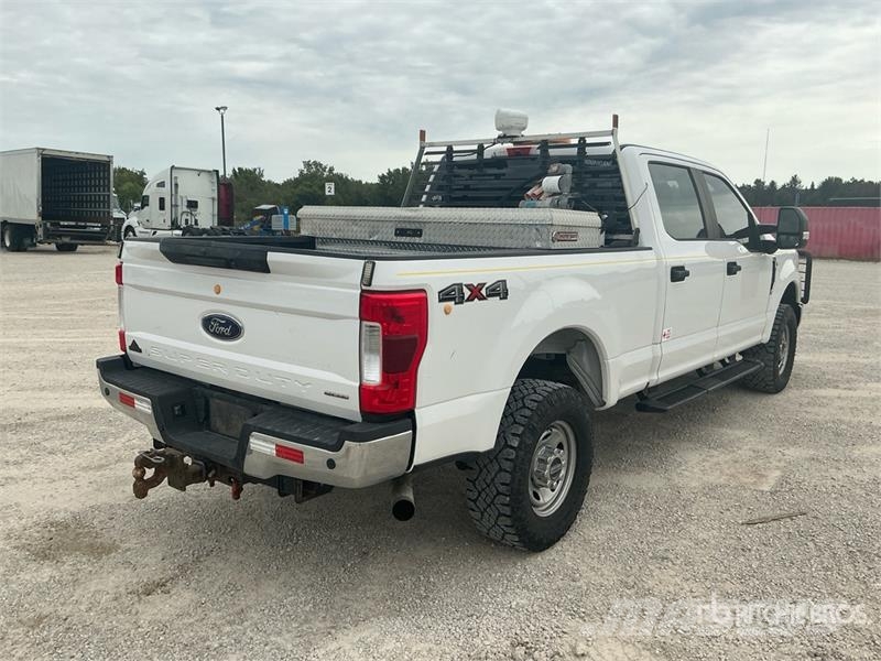 Ford F-250 XL 4x4 Crew Cab Pickup Anders