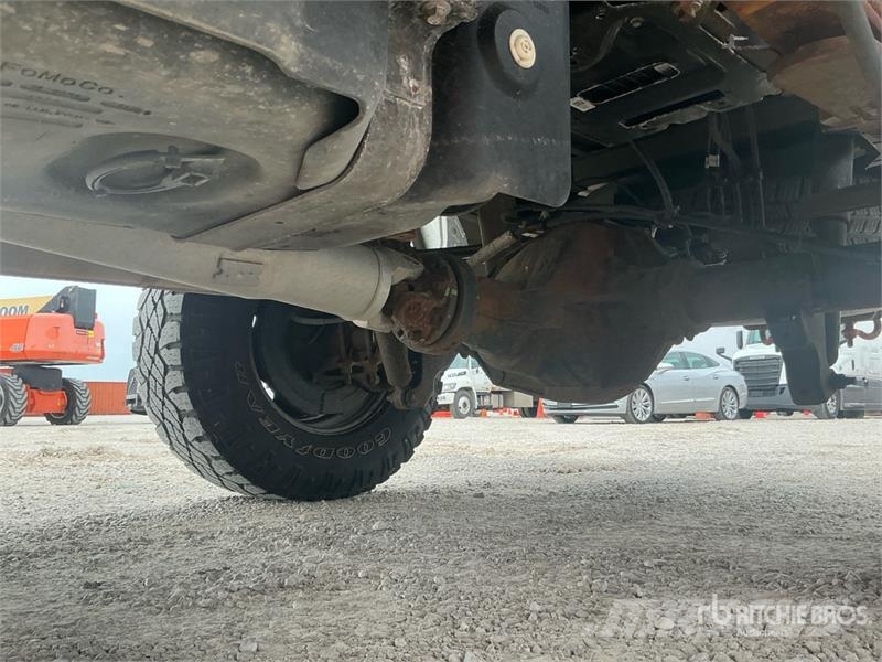 Ford F-250 XL 4x4 Crew Cab Pickup Anders