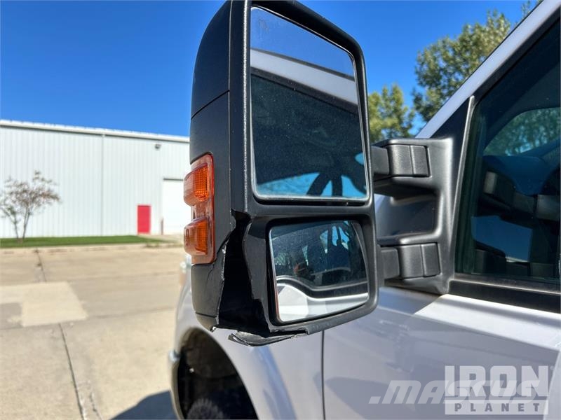 Ford F-250 XL 4x4 Extended Cab Pickup Drugi