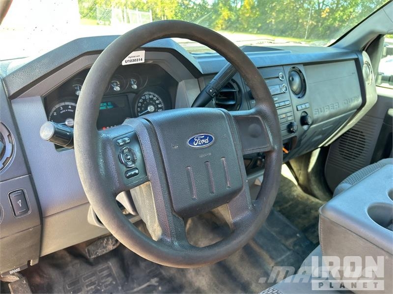 Ford F-250 XL 4x4 Extended Cab Pickup Drugi