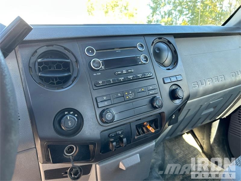 Ford F-250 XL 4x4 Extended Cab Pickup Drugi