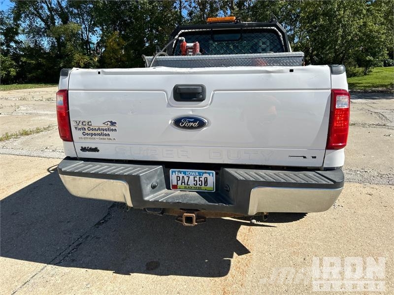 Ford F-250 XL 4x4 Extended Cab Pickup Drugi