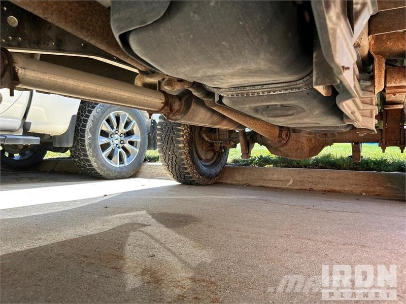 Ford F-250 XL 4x4 Extended Cab Pickup Drugi