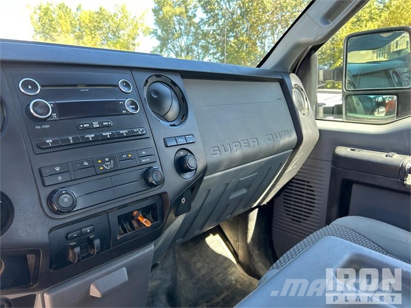 Ford F-250 XL 4x4 Extended Cab Pickup Drugi