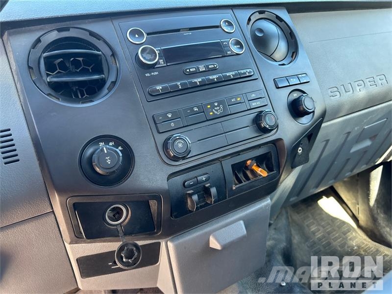 Ford F-250 XL 4x4 Extended Cab Pickup Drugi
