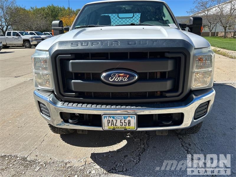 Ford F-250 XL 4x4 Extended Cab Pickup Drugi