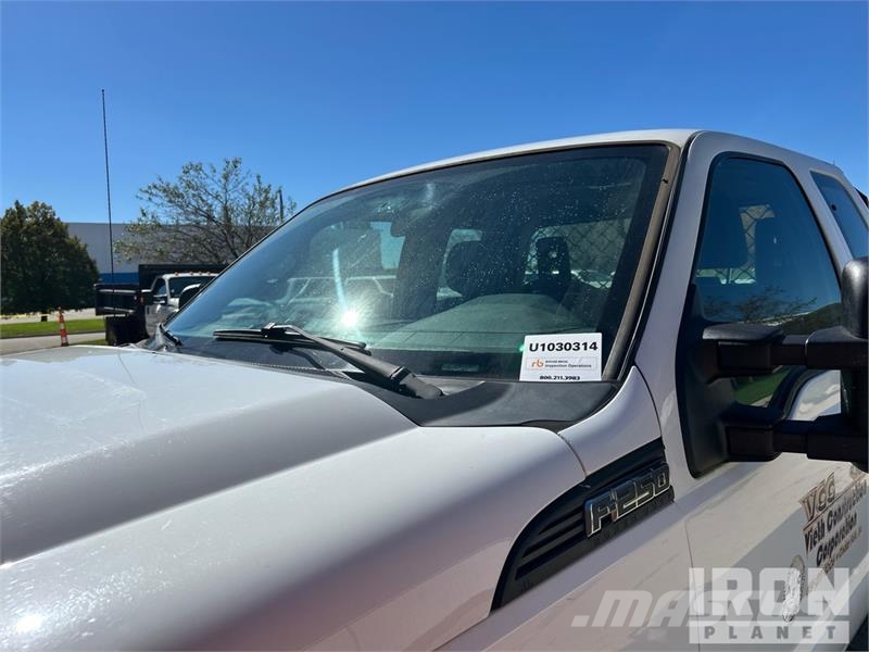 Ford F-250 XL 4x4 Extended Cab Pickup Drugi