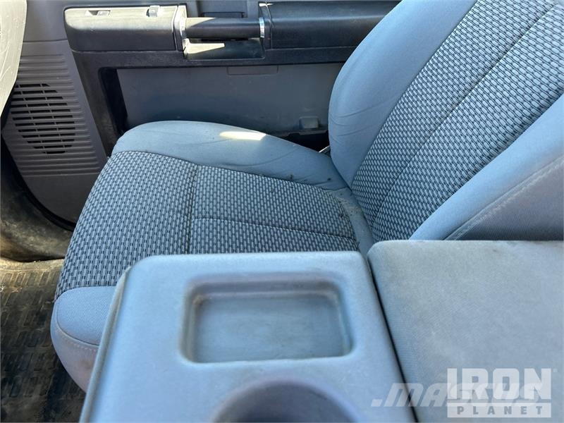 Ford F-250 XL 4x4 Extended Cab Pickup Drugi