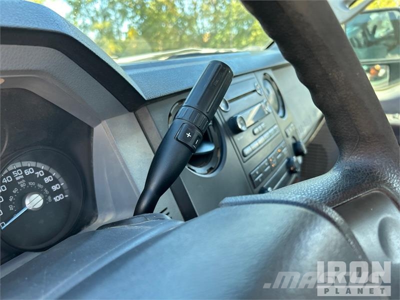 Ford F-250 XL 4x4 Extended Cab Pickup Drugi