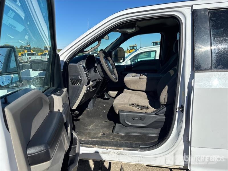 Ford F-250 XLT 4x4 Crew Cab Pickup Drugi