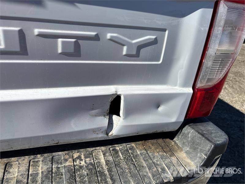 Ford F-250 XLT 4x4 Crew Cab Pickup Drugi