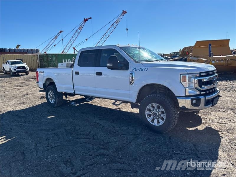 Ford F-250 XLT 4x4 Crew Cab Pickup Drugi
