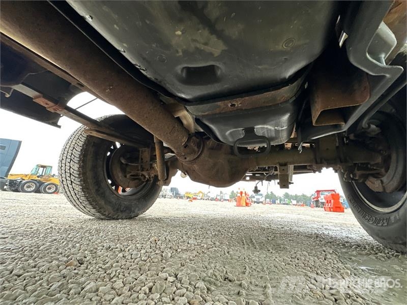 Ford F-250 XLT 4x4 Crew Cab Pickup Otros