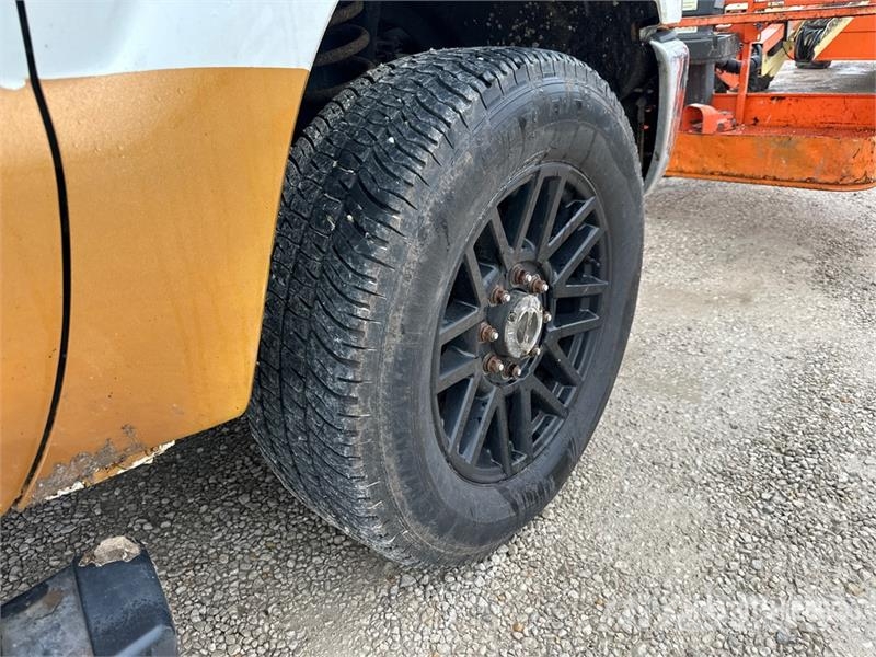 Ford F-250 XLT 4x4 Crew Cab Pickup Otros