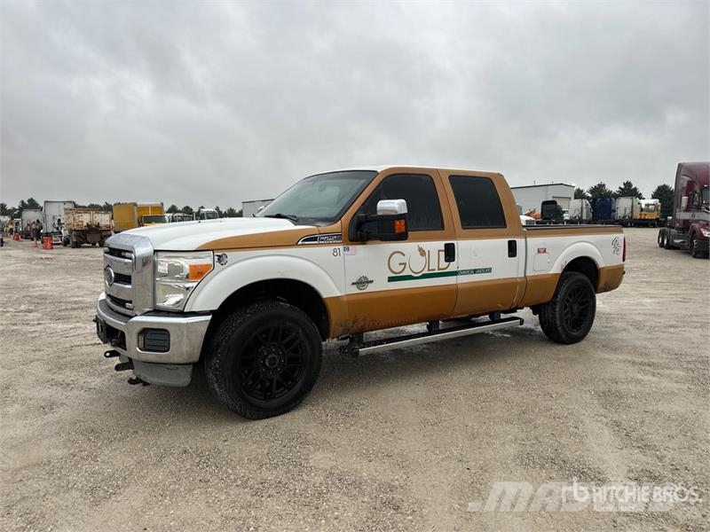 Ford F-250 XLT 4x4 Crew Cab Pickup Otros
