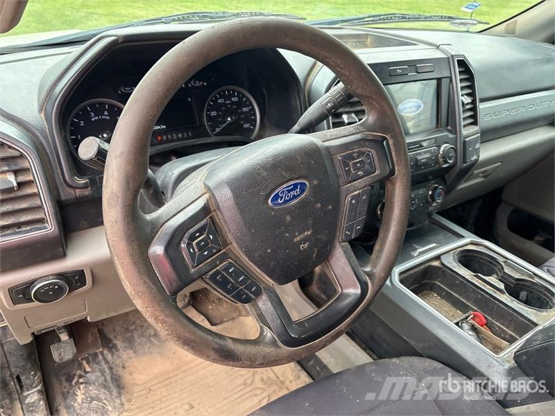 Ford F-250 XLT 4x4 Crew Cab Pickup Citi