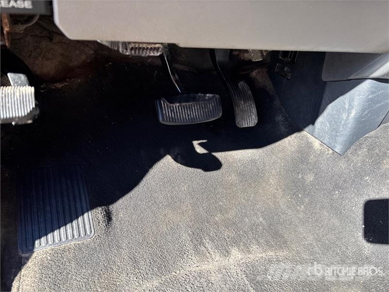 Ford F-250 XLT 4x4 Crew Cab Pickup Drugi