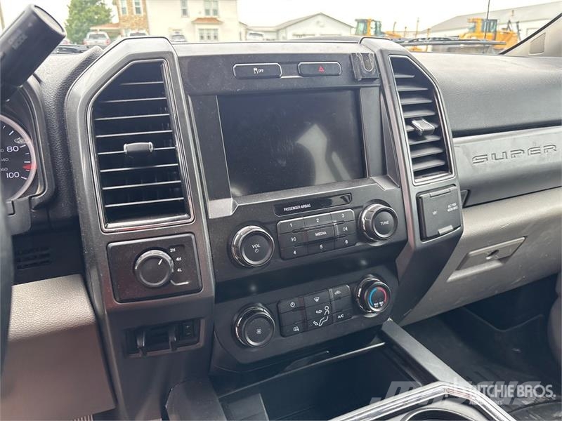 Ford F-250 XLT 4x4 Crew Cab Pickup Citi