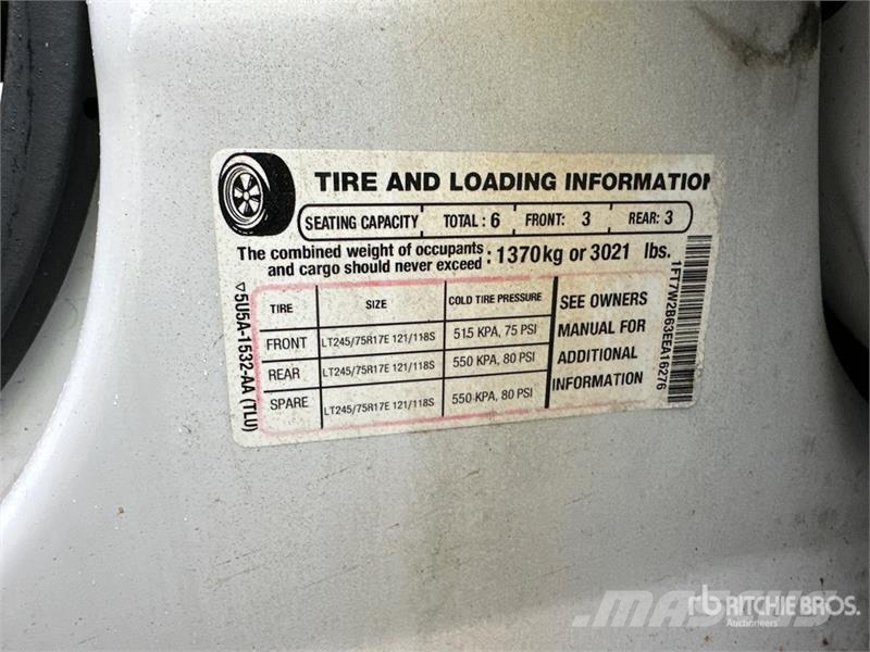 Ford F-250 XLT 4x4 Crew Cab Pickup Otros