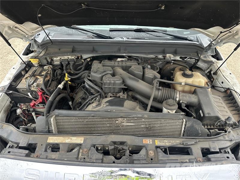 Ford F-250 XLT 4x4 Crew Cab Pickup Otros