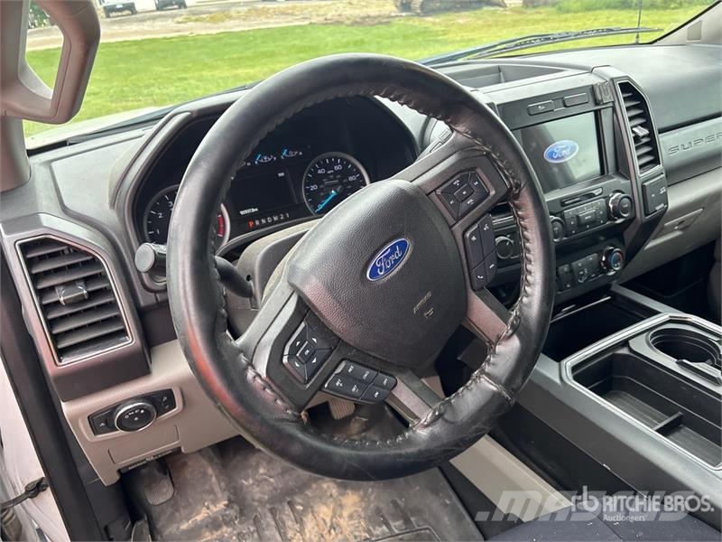 Ford F-250 XLT 4x4 Crew Cab Pickup Citi