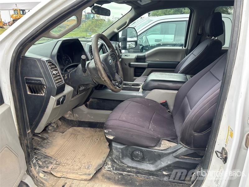Ford F-250 XLT 4x4 Crew Cab Pickup Citi