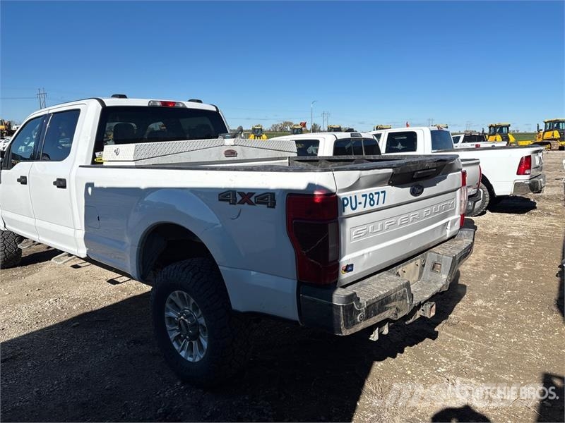 Ford F-250 XLT 4x4 Crew Cab Pickup Drugi