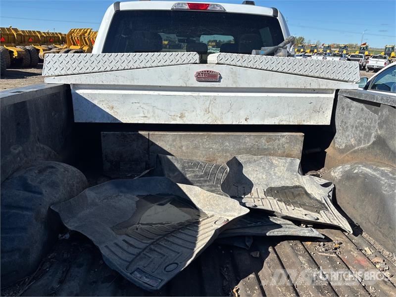 Ford F-250 XLT 4x4 Crew Cab Pickup Drugi
