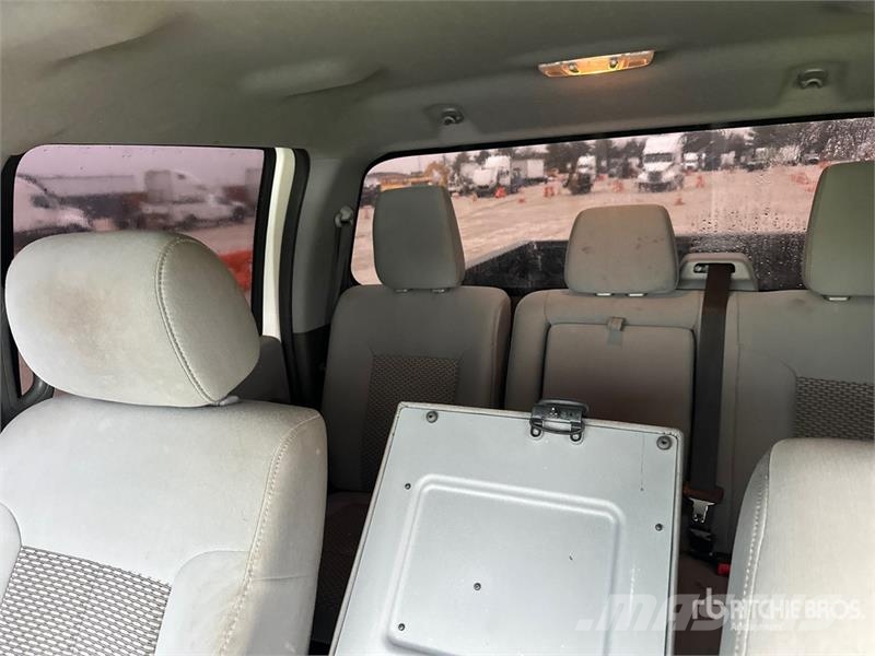 Ford F-250 XLT 4x4 Crew Cab Pickup Otros