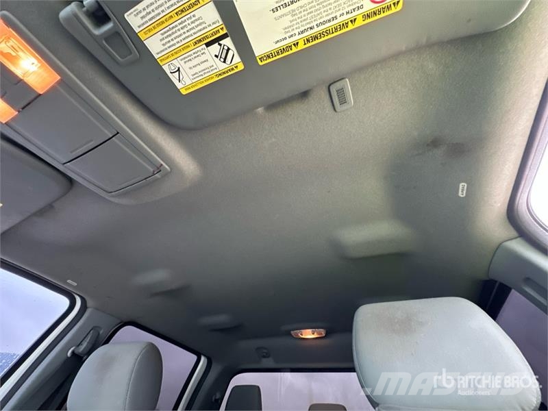 Ford F-250 XLT 4x4 Crew Cab Pickup Otros