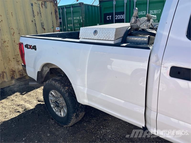 Ford F-250 XLT 4x4 Crew Cab Pickup Drugi