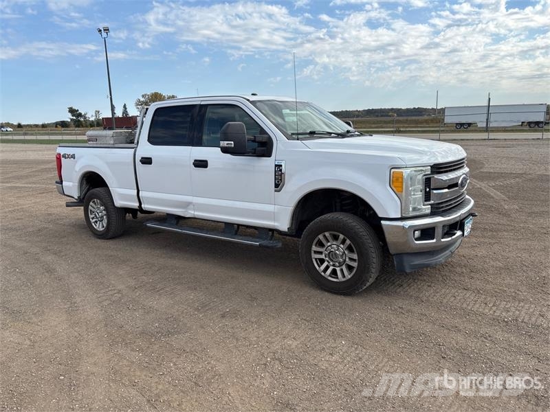 Ford F-250 XLT 4x4 Crew Cab Pickup Furgoni altro