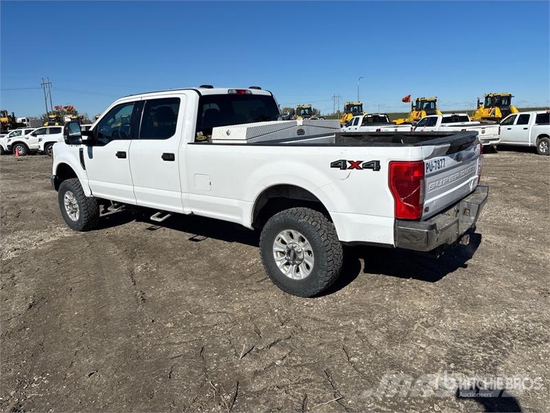 Ford F-250 XLT 4x4 Crew Cab Pickup Drugi