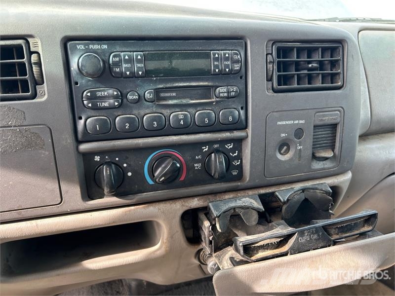 Ford F-250 XLT 4x4 Extended Cab Pickup أخرى