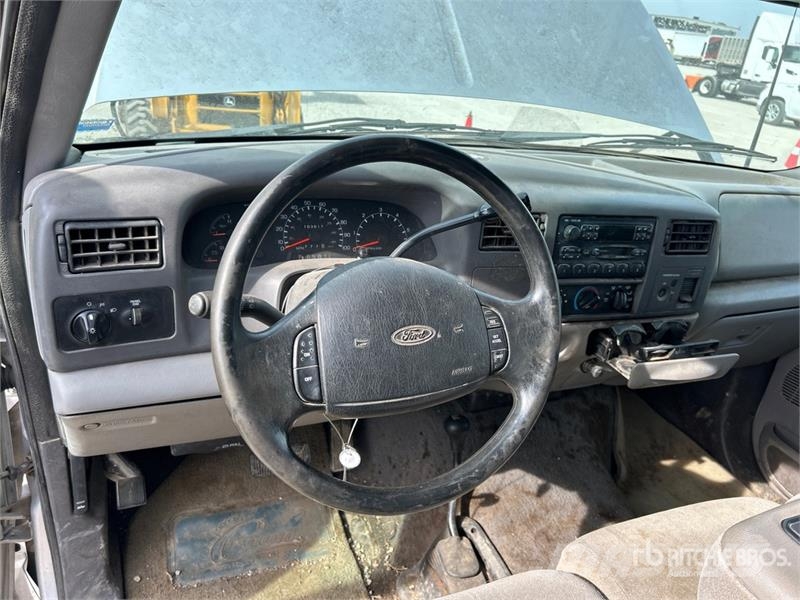 Ford F-250 XLT 4x4 Extended Cab Pickup أخرى