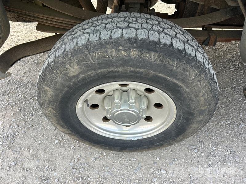 Ford F-250 XLT 4x4 Extended Cab Pickup أخرى