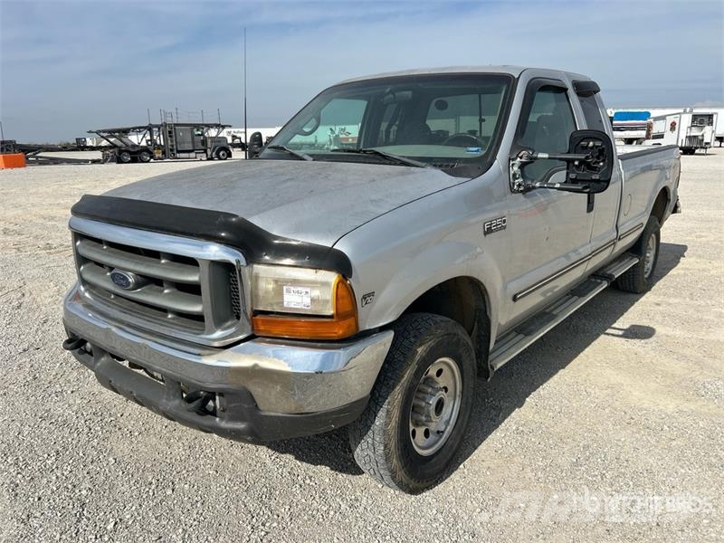 Ford F-250 XLT 4x4 Extended Cab Pickup أخرى