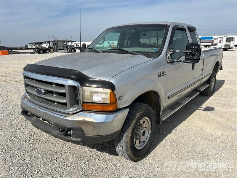 Ford F-250 XLT 4x4 Extended Cab Pickup أخرى