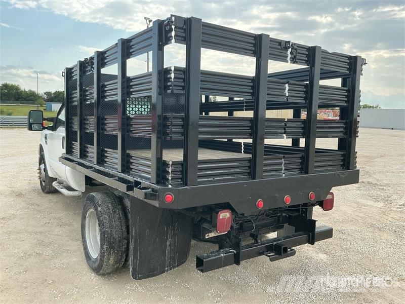 Ford F-350 Pritschenwagen/Pritschenwagen mit Seitenklappe