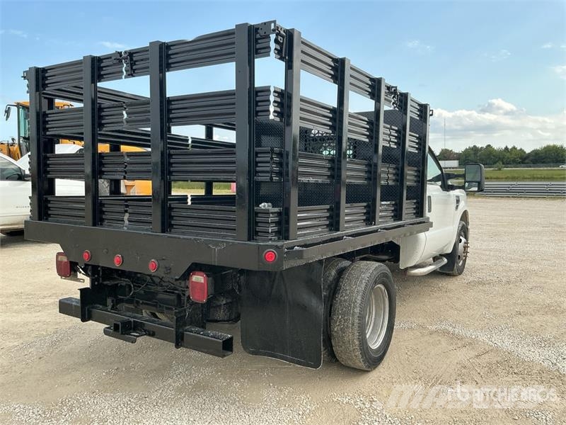 Ford F-350 Pritschenwagen/Pritschenwagen mit Seitenklappe