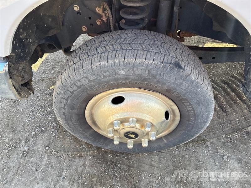 Ford F-350 Грузовики-платформы/боковая разгрузка