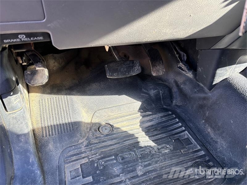 Ford F-350 Грузовики-платформы/боковая разгрузка