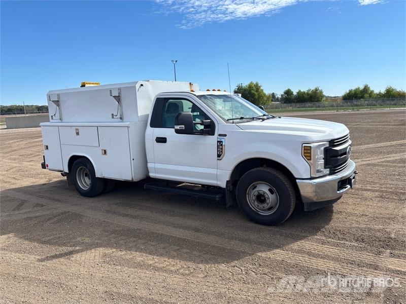 Ford F-350 4x2 Utility Truck 皮卡.傳統半斗卡車/側卸板