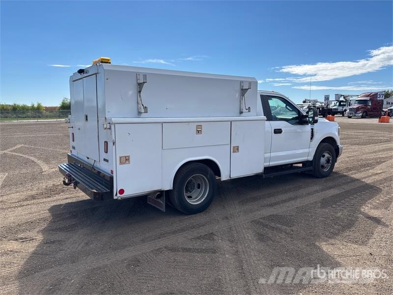 Ford F-350 4x2 Utility Truck 皮卡.傳統半斗卡車/側卸板